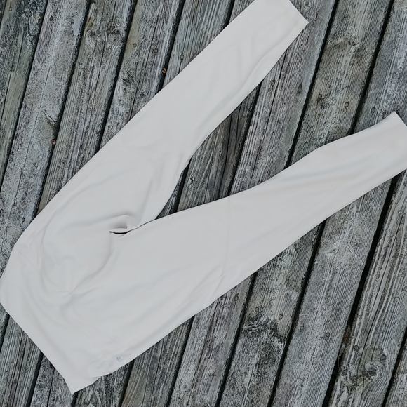 🌾3/$50🌾 Fabletics leggings - Picture 3 of 5